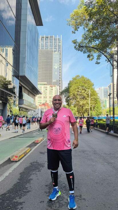 Monclovense Álvaro Martínez cumple su sueño en el Medio Maratón CDMX