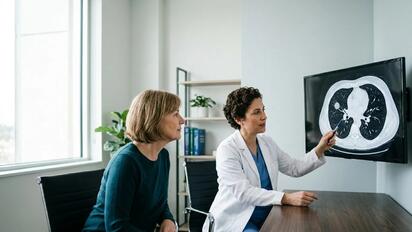 Cáncer de pulmón: 9 señales que también pueden aparecer en personas que nunca fumaron