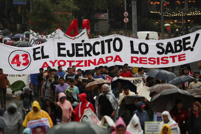CNDH exime al Ejército en Ayotzinapa; Encinas revela archivos sobre militar desaparecido