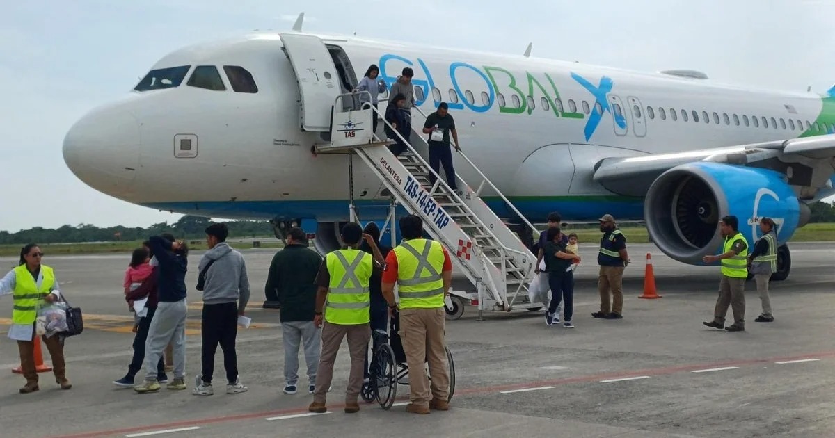 Deportan a 656 mexicanos desde EU en cinco vuelos con destino a Chiapas