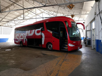 Bloqueos y lluvias provocan retrasos en autobuses 