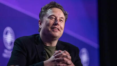 Fortuna de Elon Musk cae por debajo de 900 mil millones de dólares