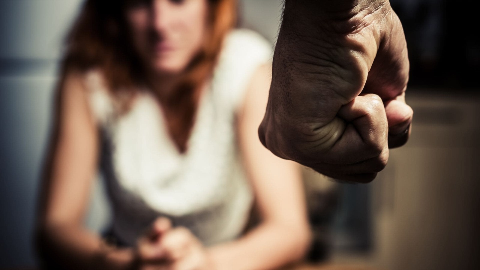 Violencia contra la mujer se normaliza desde el entorno familiar y dificulta romper el ciclo, advierte psicólogo