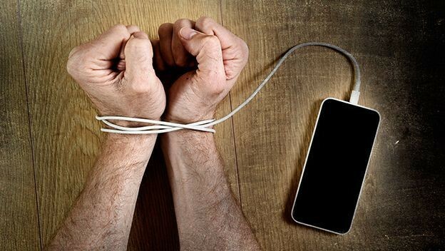 Uso excesivo de redes sociales puede agravar problemas de atención en menores