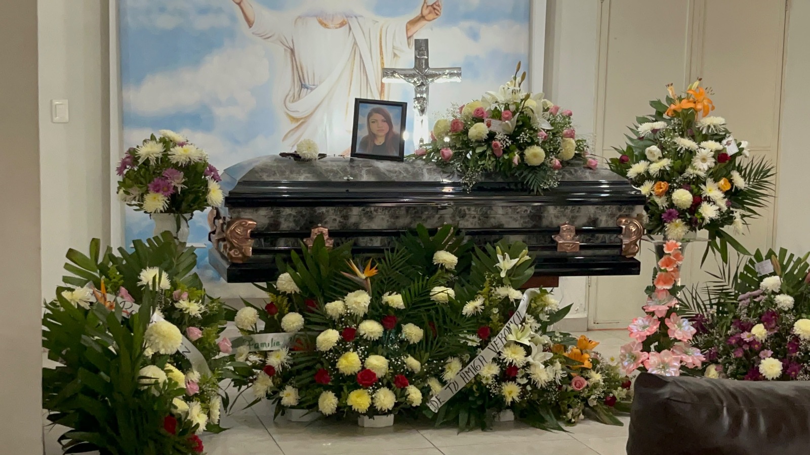 Entre lágrimas y un féretro cerrado, la familia de Silvia Araceli clama justicia en su último adiós