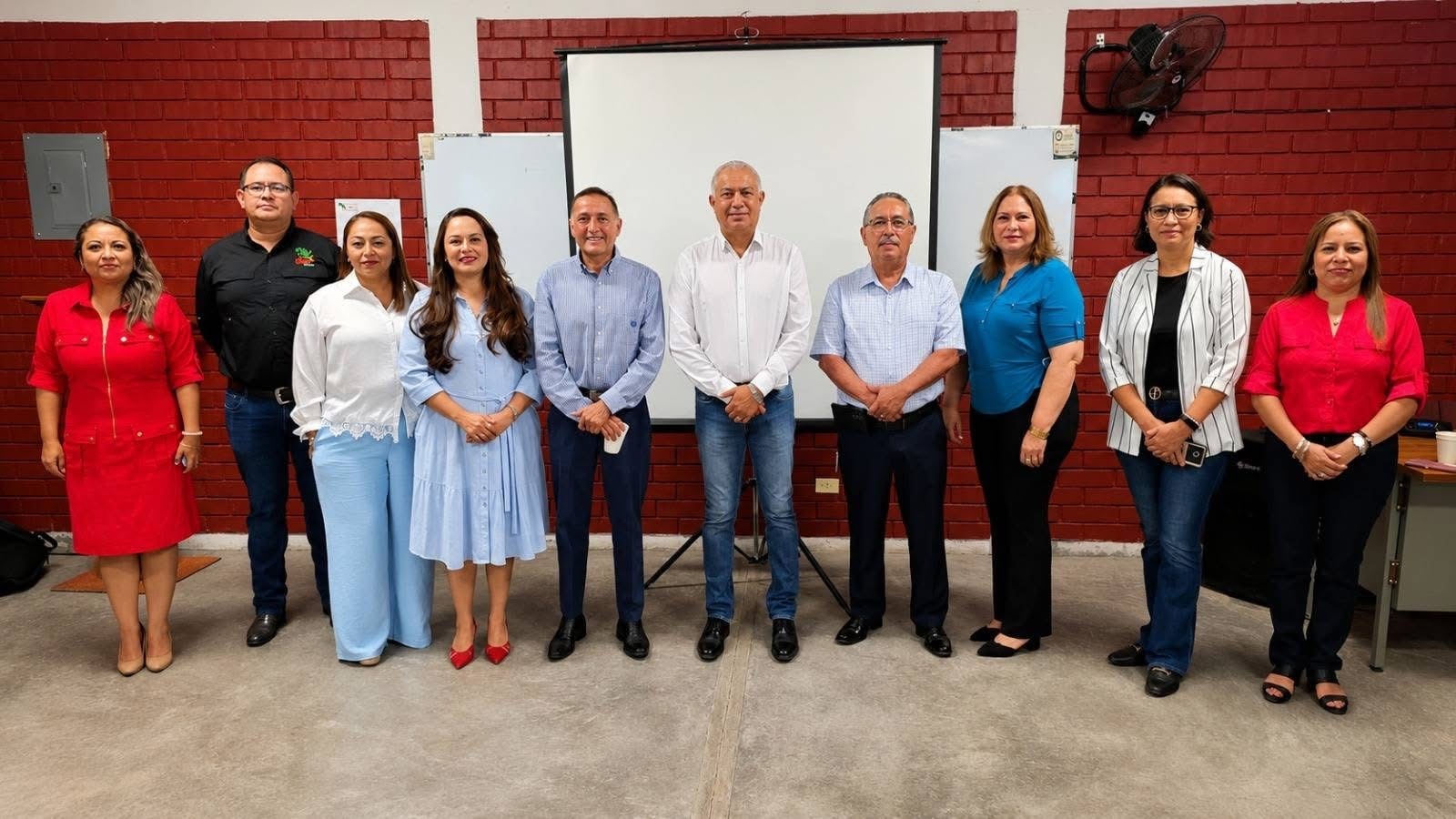 EDUCACIÓN Docentes de Cecytec Sabinas concluyeron las academias regionales enfocadas en actualización académica y nuevas estrategias de enseñanza para fortalecer
