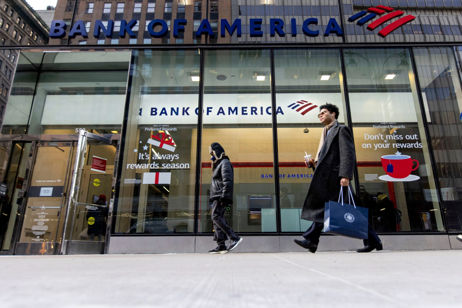 Bank of America logra resultados récord por impulso del mercado