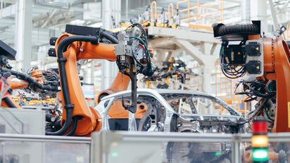 Moody’s alerta riesgo operativo en mil 100 proveedores automotrices
