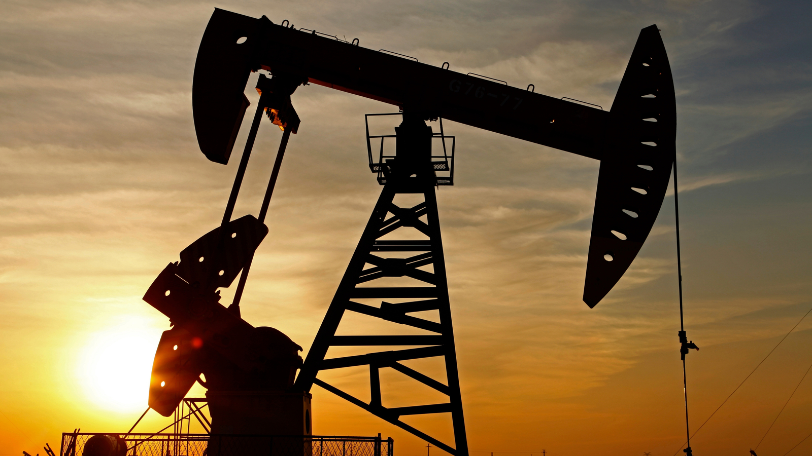 Crudo Brent y WTI bajan presión tras giro de EU en estrecho de Ormuz