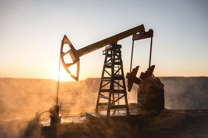 FMI alerta por recuperación lenta del mercado petrolero tras crisis en Ormuz