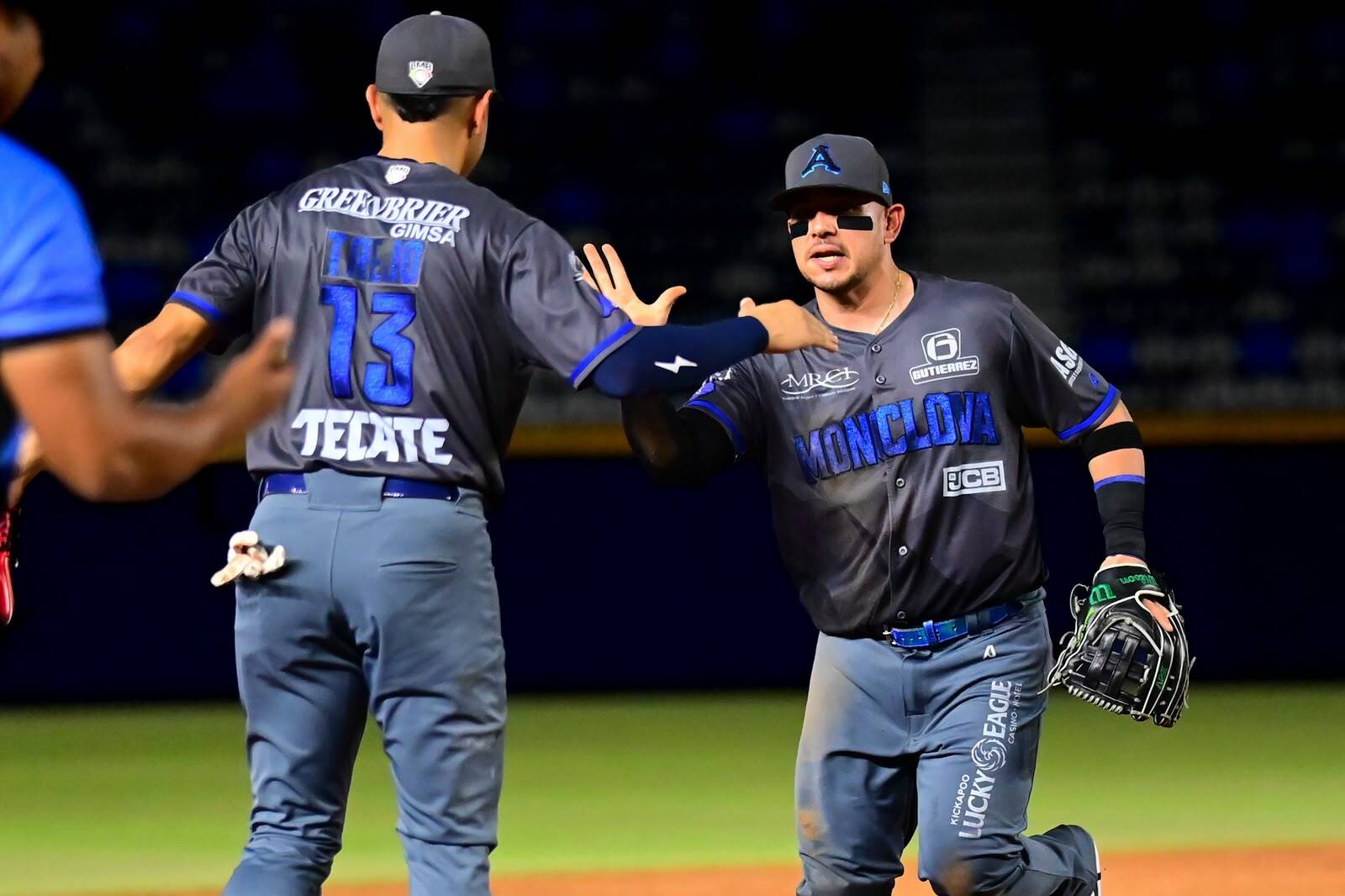 Acereros iguala la serie al ganar 8-5 a Sultanes
