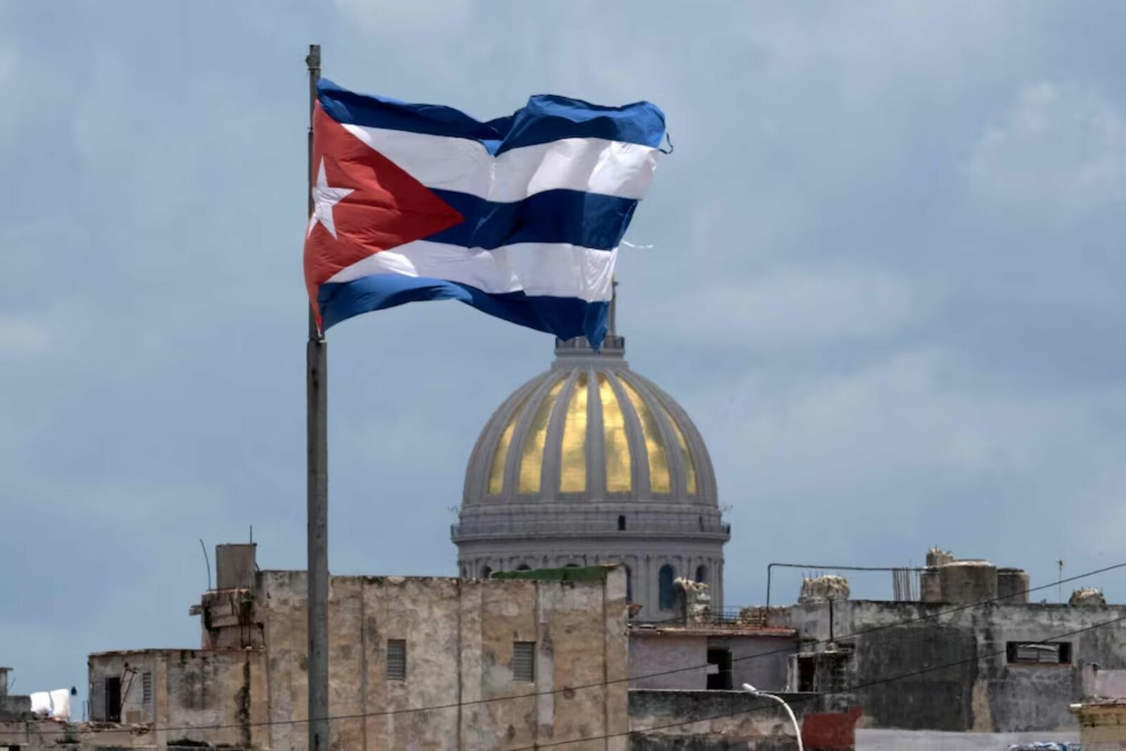 Cuba aprueba nuevos decretos para descentralizar su economía