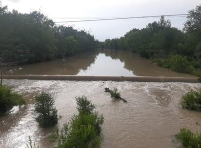 Río Sabinas permanece estable pese a lluvias y ligero aumento del caudal.