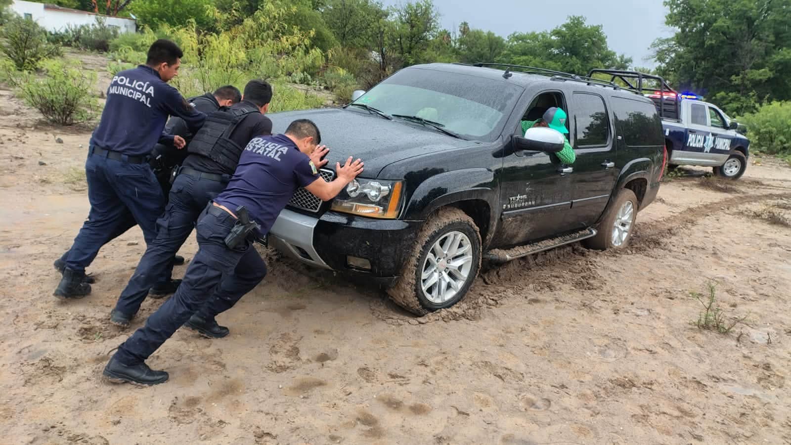 Refuerzan vigilancia en Ocampo por lluvias; alertan por creciente del arroyo El Mimbre