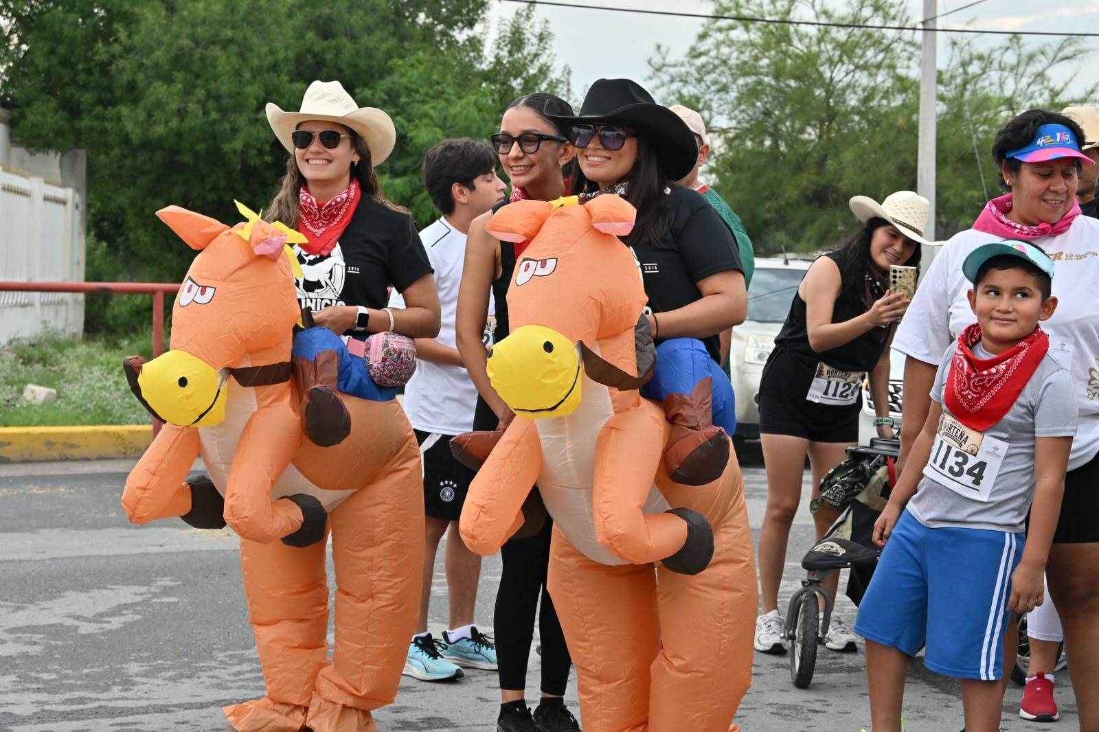 Divertida Carrera Norteña a la Feria de San Buena