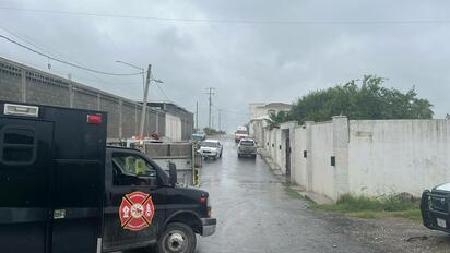 Un incendio registrado en una vivienda de la colonia Américo Rodríguez, en Nueva Rosita, movilizó a tres corporaciones de bomberos que lograron controlar