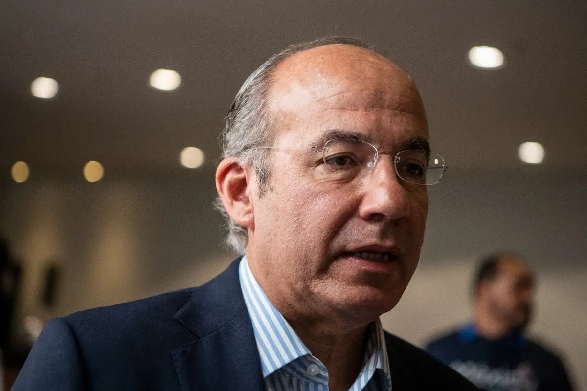Calderón asegura que México sigue una ruta similar a la de Venezuela por el populismo