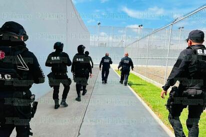 Inspección de rutina concluye con saldo blanco y sin objetos prohibidos.  Monclova, Coah.– Elementos del Grupo de Reacción Centro (GRC) y de la Policía Estatal