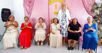 Barroterán celebra coronación de Hilda I como Reina del Adulto Mayor