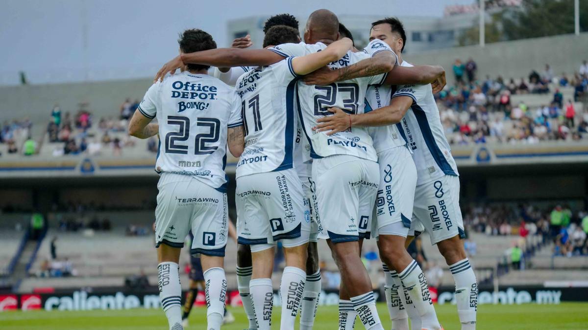 Pachuca arranca el Apertura 2026 con goleada 3-0 sobre Pumas en CU
