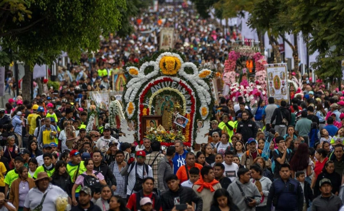 La fe mueve a más de 80 mil personas rumbo al encuentro con la Virgen de Guadalupe