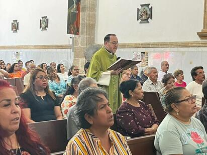 Jesús utilizó estas enseñanzas para mostrar que el bien puede crecer incluso en medio de las dificultades. Durante la celebración eucarística en la parroquia