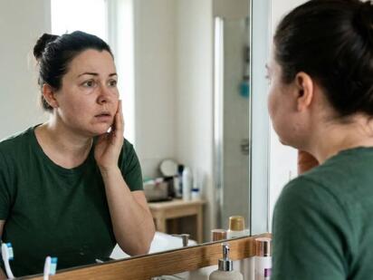 Los 9 síntomas de la 'cara de cortisol' que muchos confunden con estrés