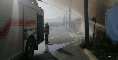 Pepenador desata incendio en su vivienda