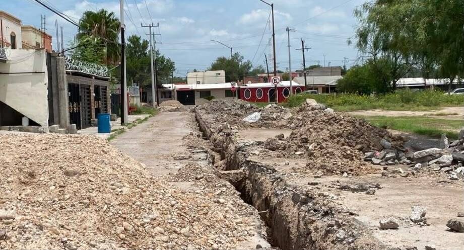 SIMAS Trabajos inconclusos de SIMAS mantienen vialidades afectadas y accesos bloqueados en colonias Don Antonio y SUTERM. Habitantes de las colonias Don Antonio