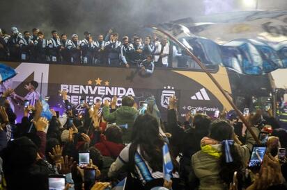 La Albiceleste aterriza en Argentina tras el subcampeonato mundial