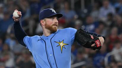 Tampa Bay arrasa en Toronto con ofensiva de 21 hits y jonrón de Yandy Díaz