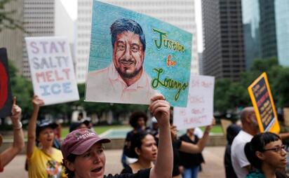 Testigos contradicen versión del ICE sobre muerte de mexicano en Houston