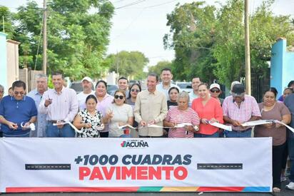 Entregan pavimentación de calle Claveles en fraccionamiento Santa Rosa de Acuña