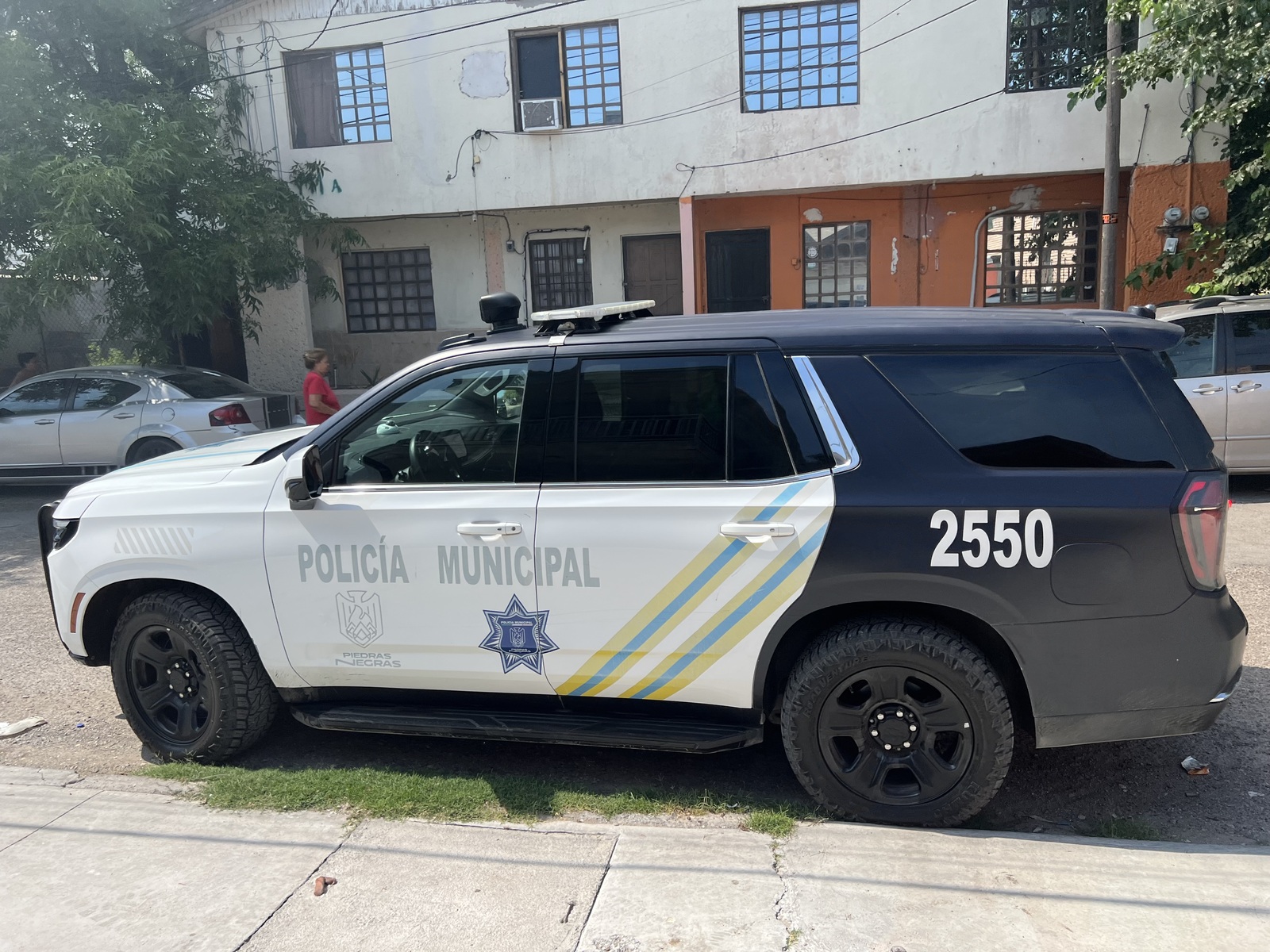 Agresión: acudió a un domicilio familiar después de recibir un aviso relacionado con un problema en el suministro eléctrico. Agresión: acudió a un domicilio familiar después de recibir un aviso relacionado con un problema en el suministro eléctrico.
