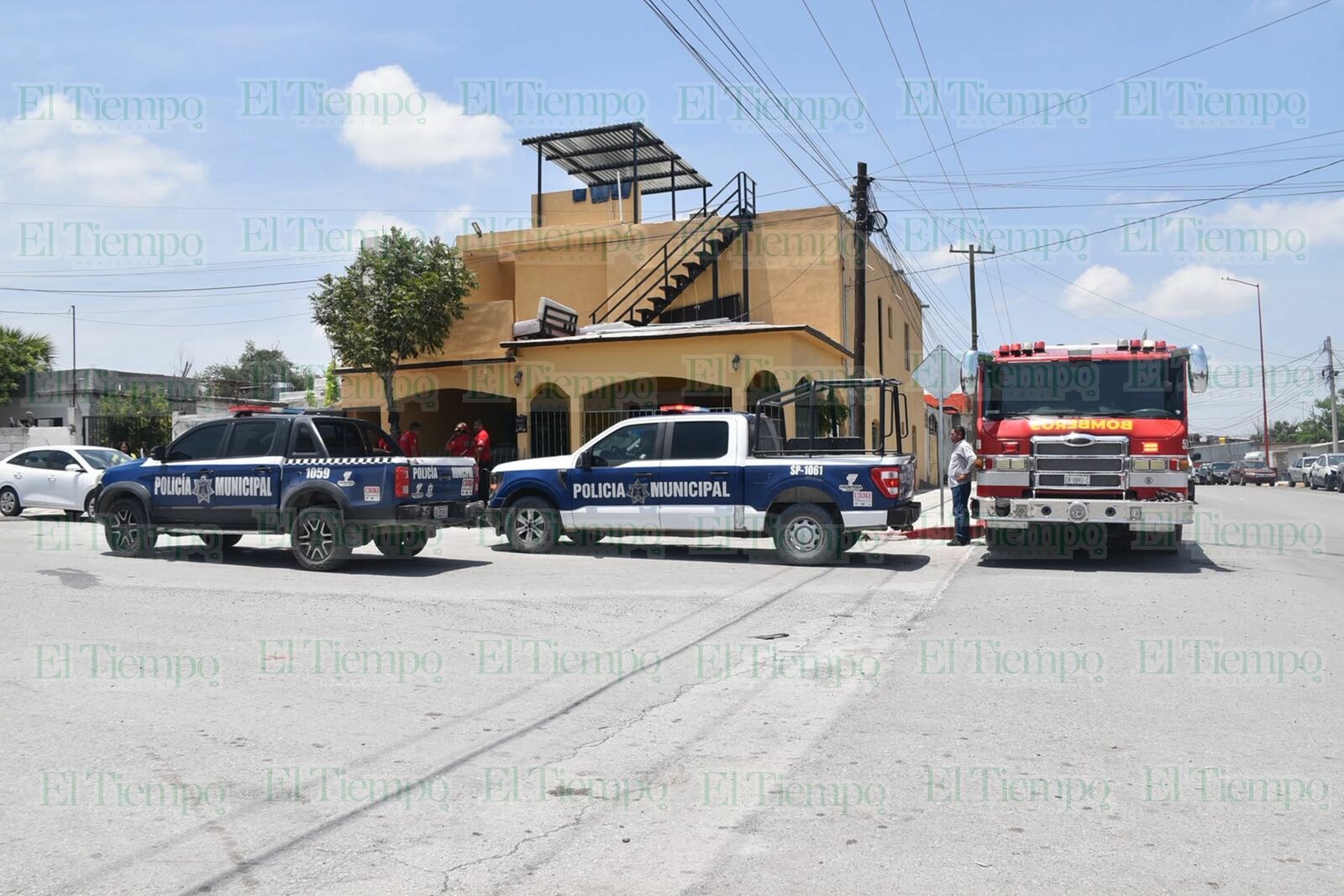 Policías rescatan a hombre que intentó colgarse en vivienda de Frontera