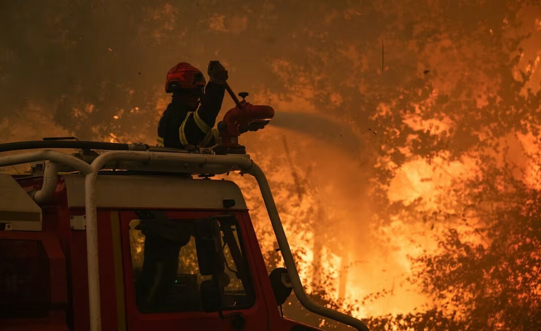 "Parecía un infierno": Las dramáticas evacuaciones masivas por el fuego en España y Francia