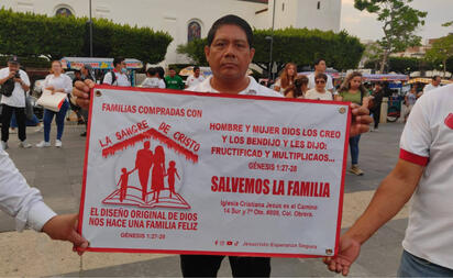 Evangélicos marchan en Chiapas para pedir derogación de reforma LGBT+