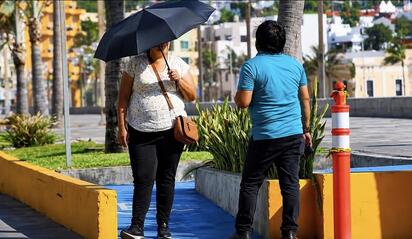 La intensa radiación ultravioleta y temperaturas cercanas a 39 grados mantienen en alerta a Protección Civil, que exhorta a la población a extremar