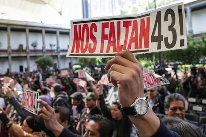 La presidenta Claudia Sheinbaum confirmó que existen nuevas investigaciones y avances en el caso de la desaparición de los 43 estudiantes de Ayotzinapa, aunque