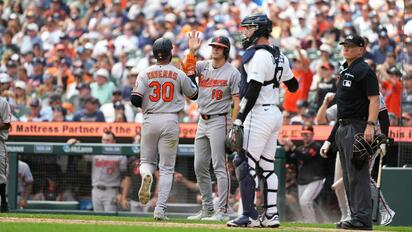 Orioles remontan un 7-0 y derrotan a los Tigres en 12 entradas