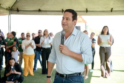 Vecinos deciden y estrenan plaza renovada en Saltillo