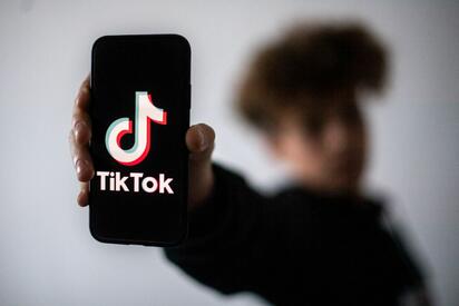 Senadores del PT proponen restringir TikTok para menores de edad