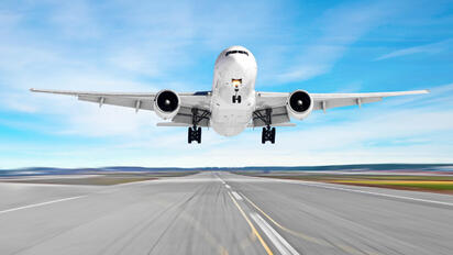 Demanda mundial de transporte aéreo cae 1.7% en junio: IATA