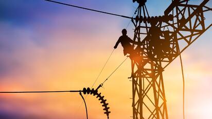 Empresarios de Monclova buscan reducir consumo eléctrico y piden revisar conexiones irregulares