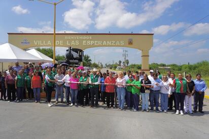 Laura Jiménez entrega rehabilitación del arco de bienvenida de Villa de las Esperanzas