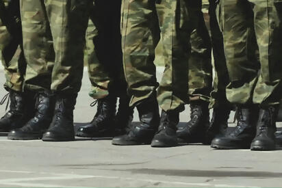 Sedena lanza advertencia: usar uniformes militares sin permiso es ilegal