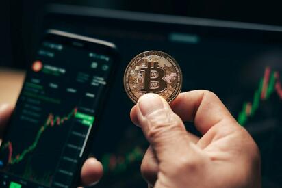 Bitcoin registra nueva caída por dudas sobre regulación en EU