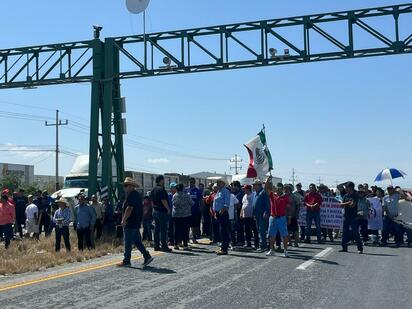 Orden judicial para retirar montacargas de AHMSA genera preocupación entre extrabajadores