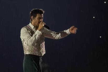 Harry Styles agradece 16 años de carrera durante concierto en México