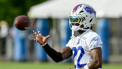 C.J. Gardner-Johnson sufre lesión en la pantorrilla durante el campamento de los Bills